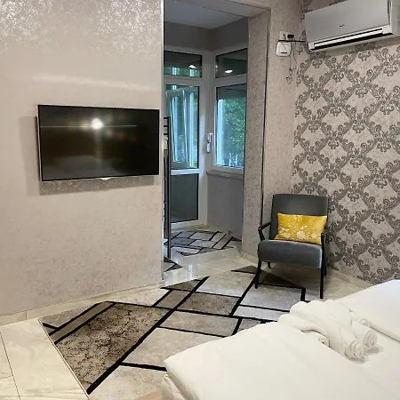 De Luxe Burgas, Center Burgas