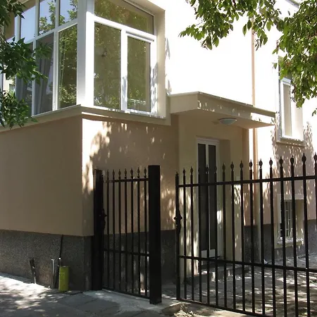 Homestay De Luxe Burgas, Center